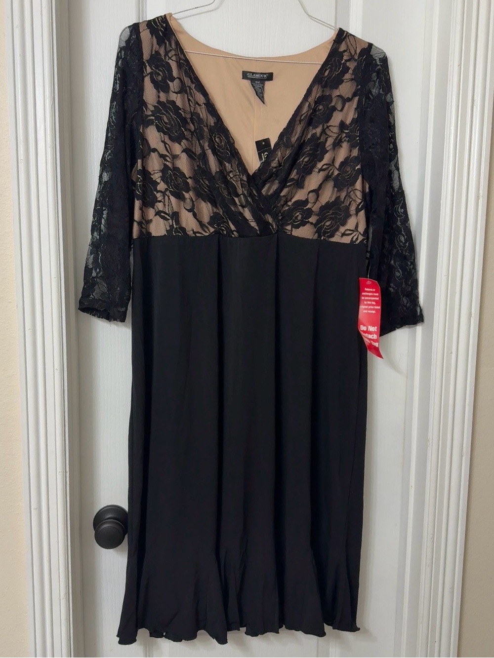 Glamour black 3/4 black floral lace sleeve V-neck  nude lining ruffled hem 16W